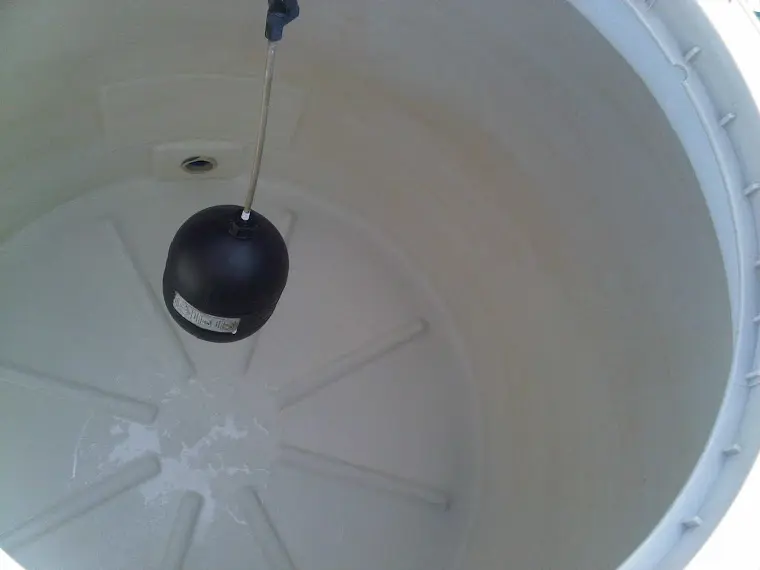 Limpieza profunda de tinacos y cisternas con hidrolavado en Mexicali